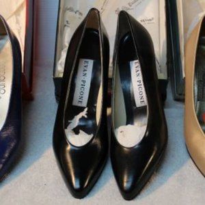 Black Evan Picone Pumps